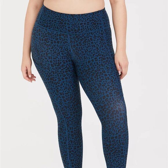 🆕 Torrid Cheetah Crop Wicking Active Legging Pockets - Picture 5 of 6